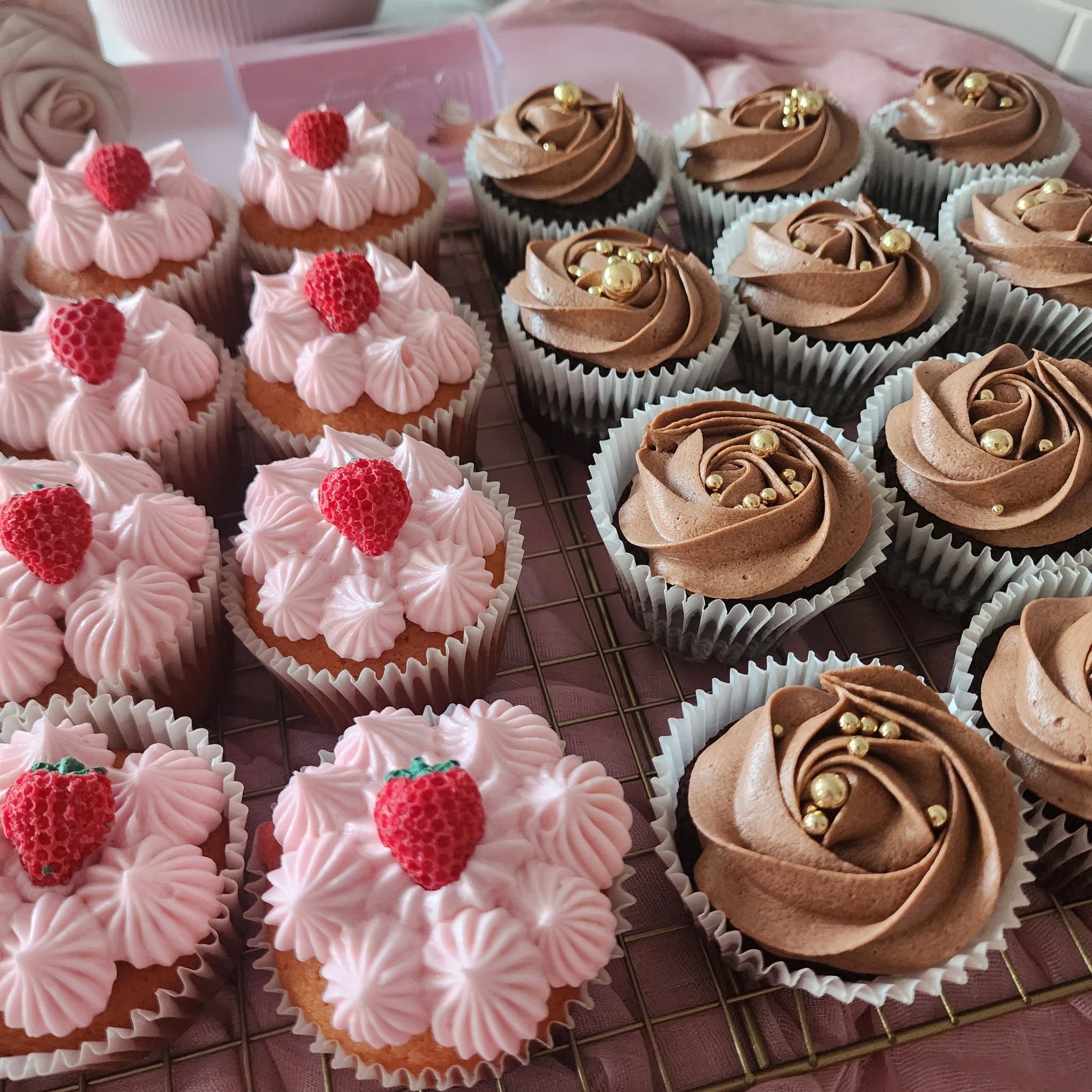 Made-to-order decorated cupcakes